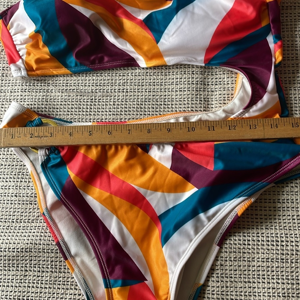 Shade & Shore One Piece Abstract - Picture 5 of 8
